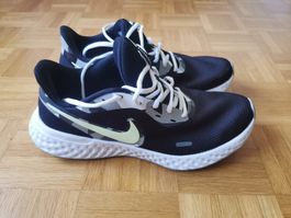 NIKE REVOLUTION 5 Running Gr 45 Orginal