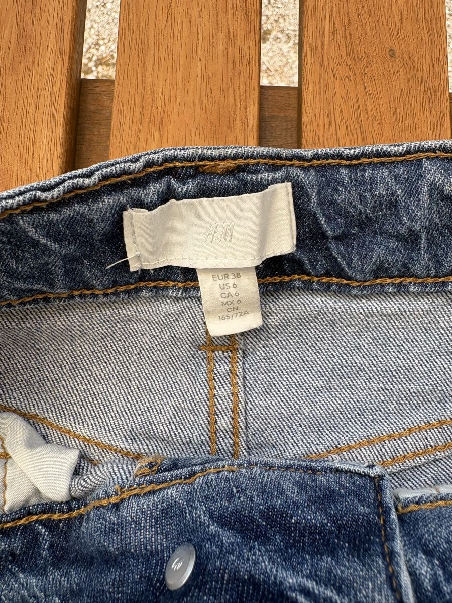 H&M Jeans: Damenjeans H&M 38 Blau – Usato da Oensingen venduto da Chicotus 1