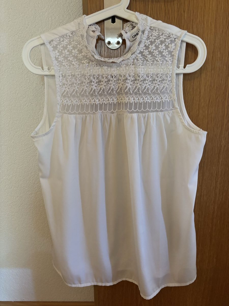 Only Top: Weisses ONLY Top mit Spitze, Grösse 38, Sommerbluse – Usato da Dielsdorf venduto da zumba93