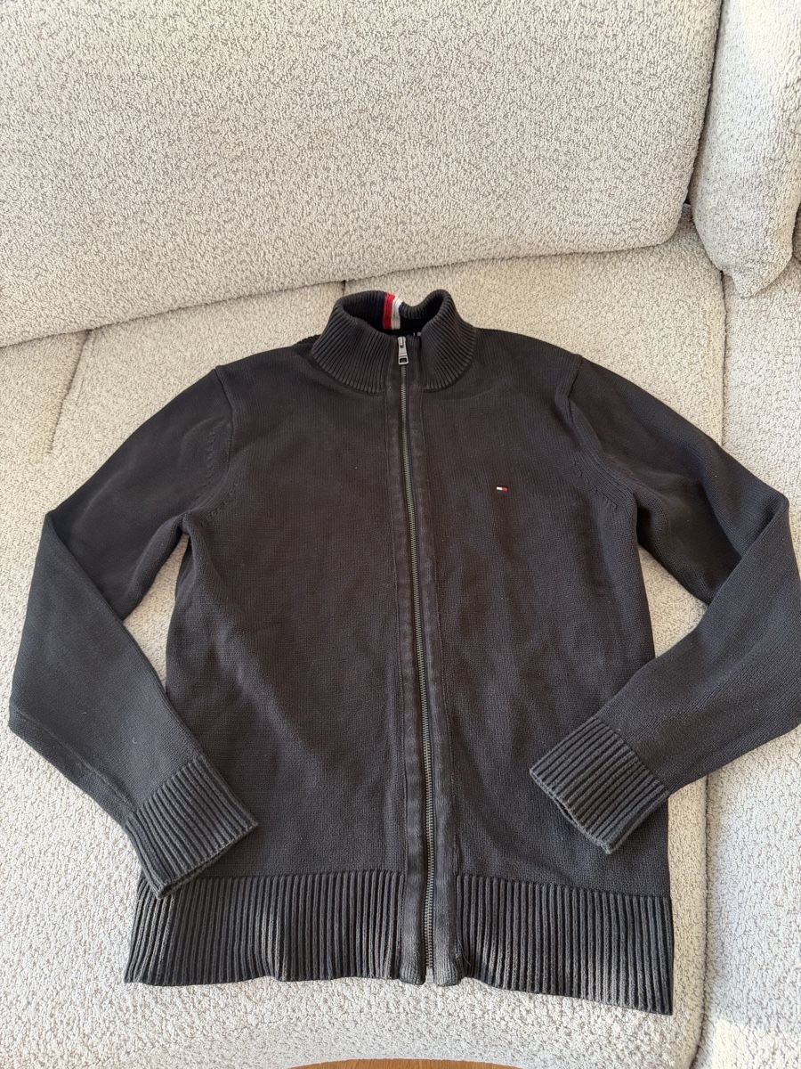 Tommy Hilfiger Pullover & Sweatshirts: Tommy Hilfiger Jäckchen / Pullover  – Gebraucht aus Dietikon von Prelovedpearls