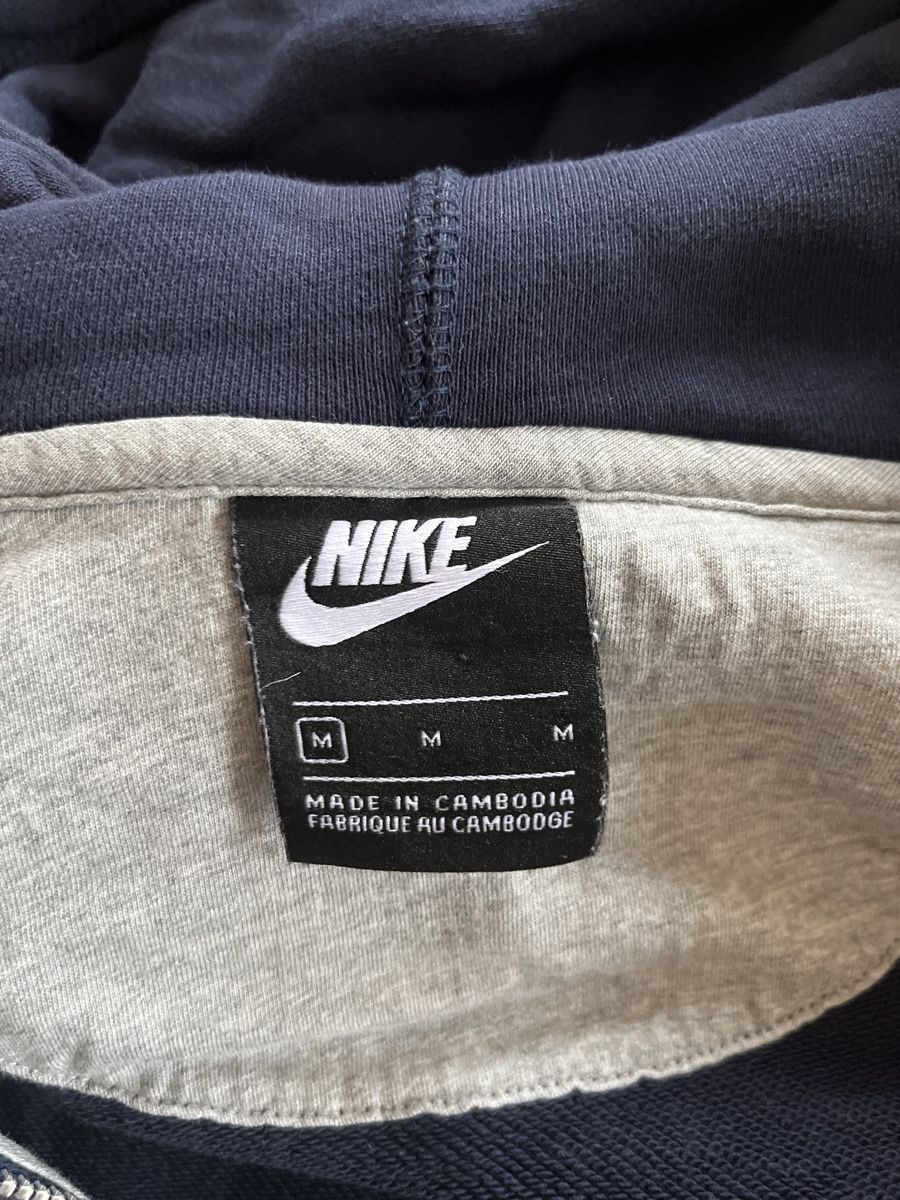 Nike Jacken: Sweat Nike bleu foncé, taille M – Gebraucht aus Lausanne von mae_dj7r 1
