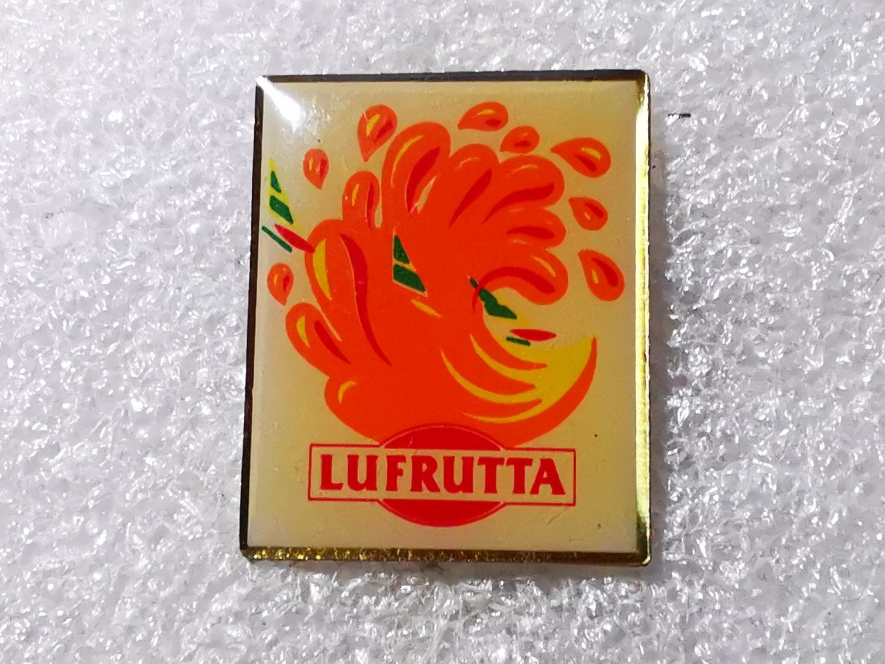 Placchette & Badge: Ansteckpin 47: Lufrutta – Usato da Oppligen venduto da Pin-Fall-Shop