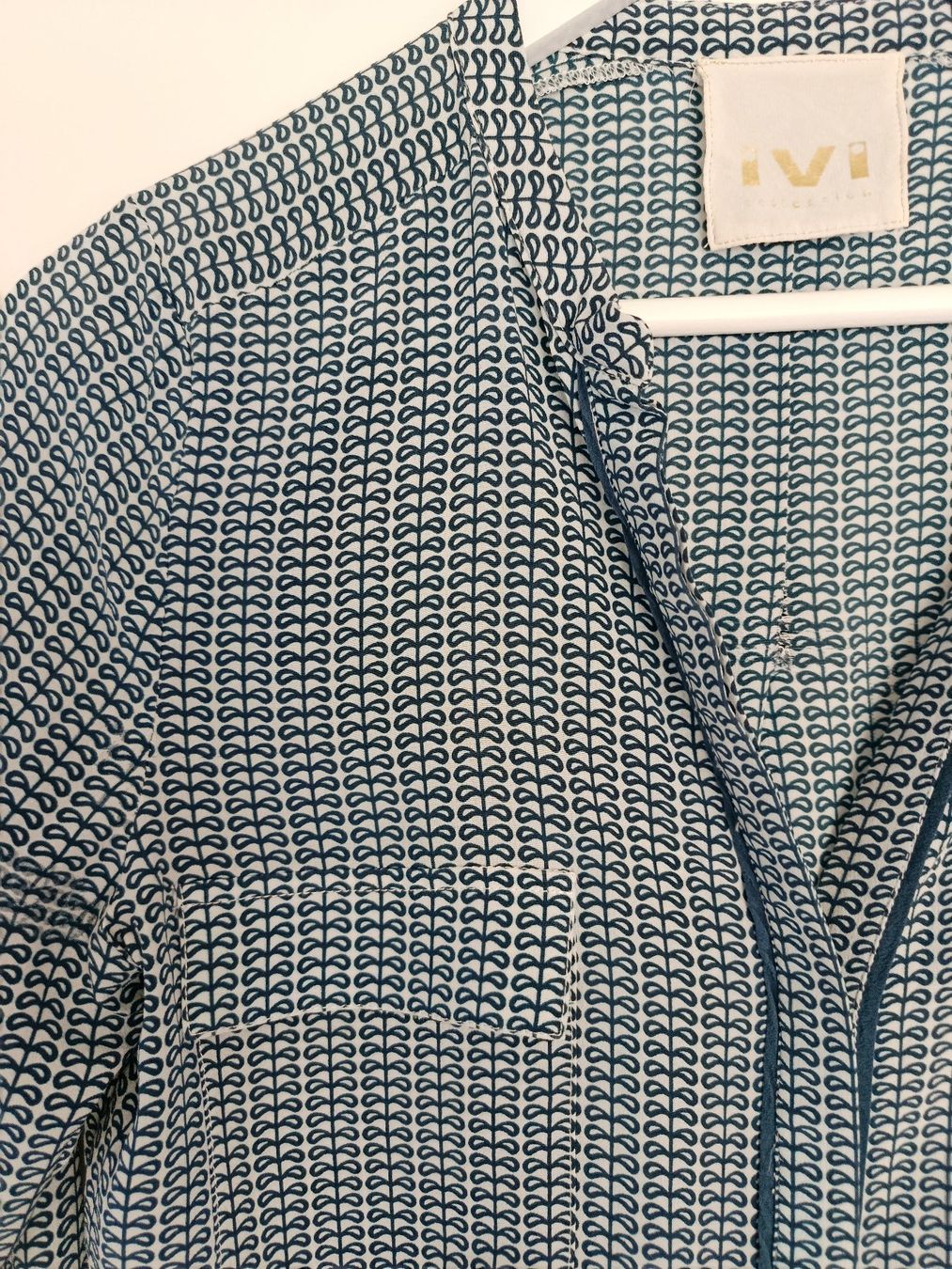 Camicette: IVI Collection Gemusterte Seidenbluse mit Taschen – Usato da Weiach venduto da sim_8s27 3
