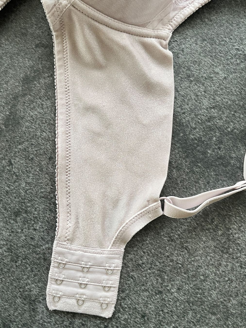 Sonstige Unterwäsche: BH in Lotuslilafarbe - Größe 75C, 34C – Gebraucht aus Kilchberg ZH von Simlife 8