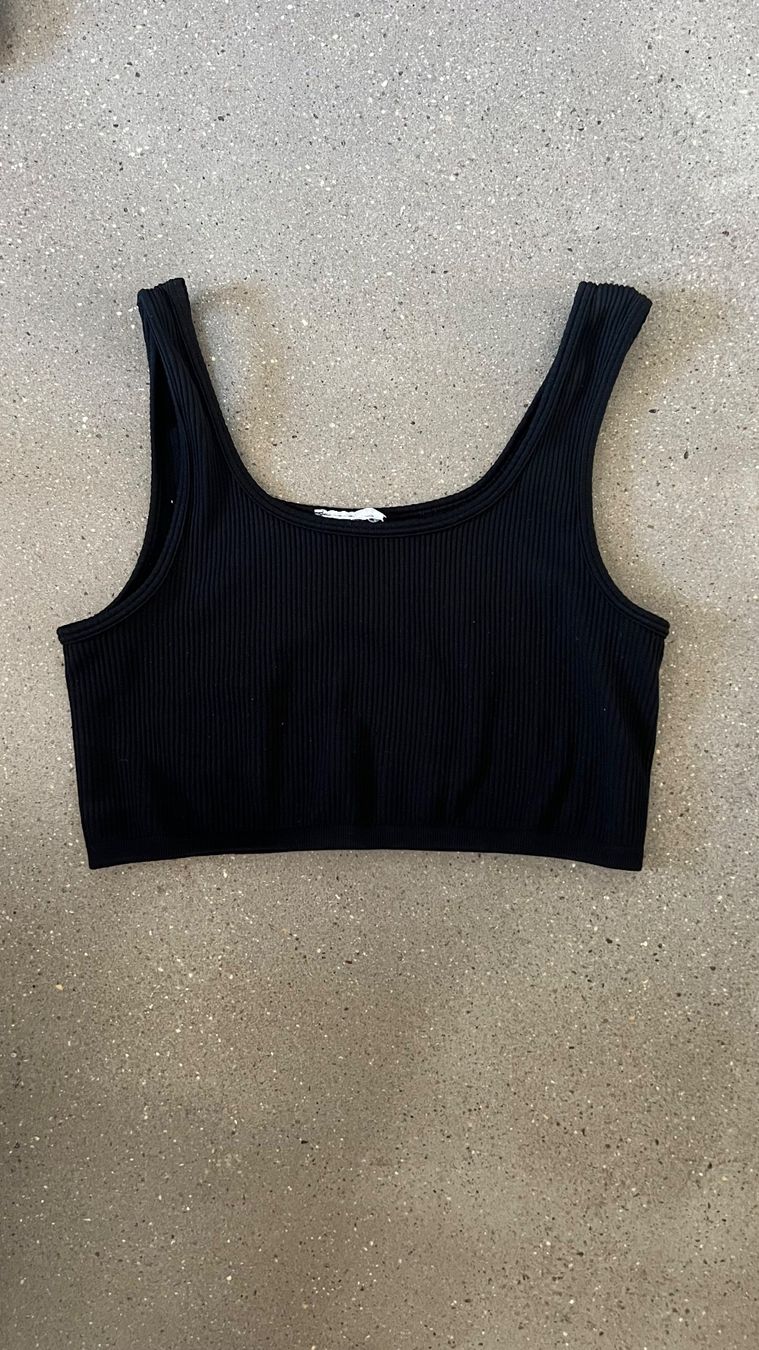 Top: Cropped Top – Usato da Oberwil (Dägerlen) venduto da FlaminG0LD