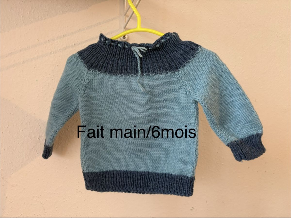 Lotti & Set di vestiti: Lot de 5 pulls 3-6 mois – Usato da Biel/Bienne venduto da Milenegc 1