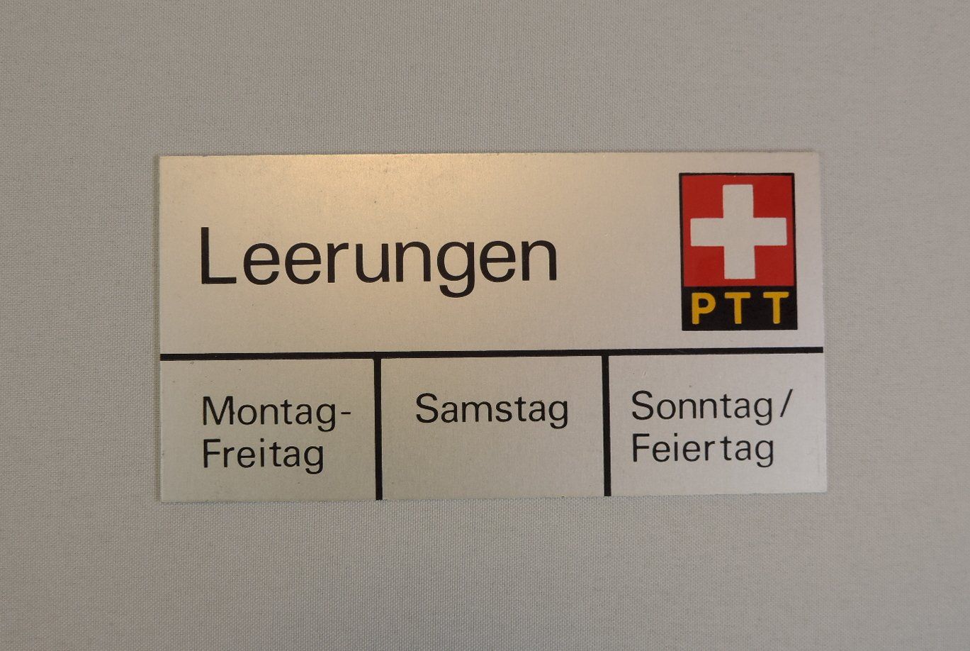 Sonstiges für Haushalt & Wohnen: PTT Briefkastenschild: Leerungen – Gebraucht aus Duggingen von doogbua