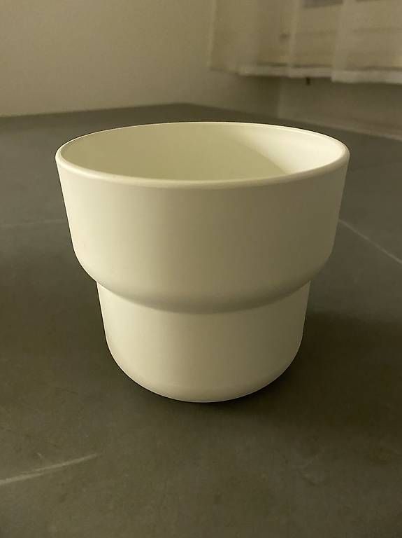 Pots de fleurs: Kunstoff Blumentopf – D'occasion à Pratteln par davidjg78 1
