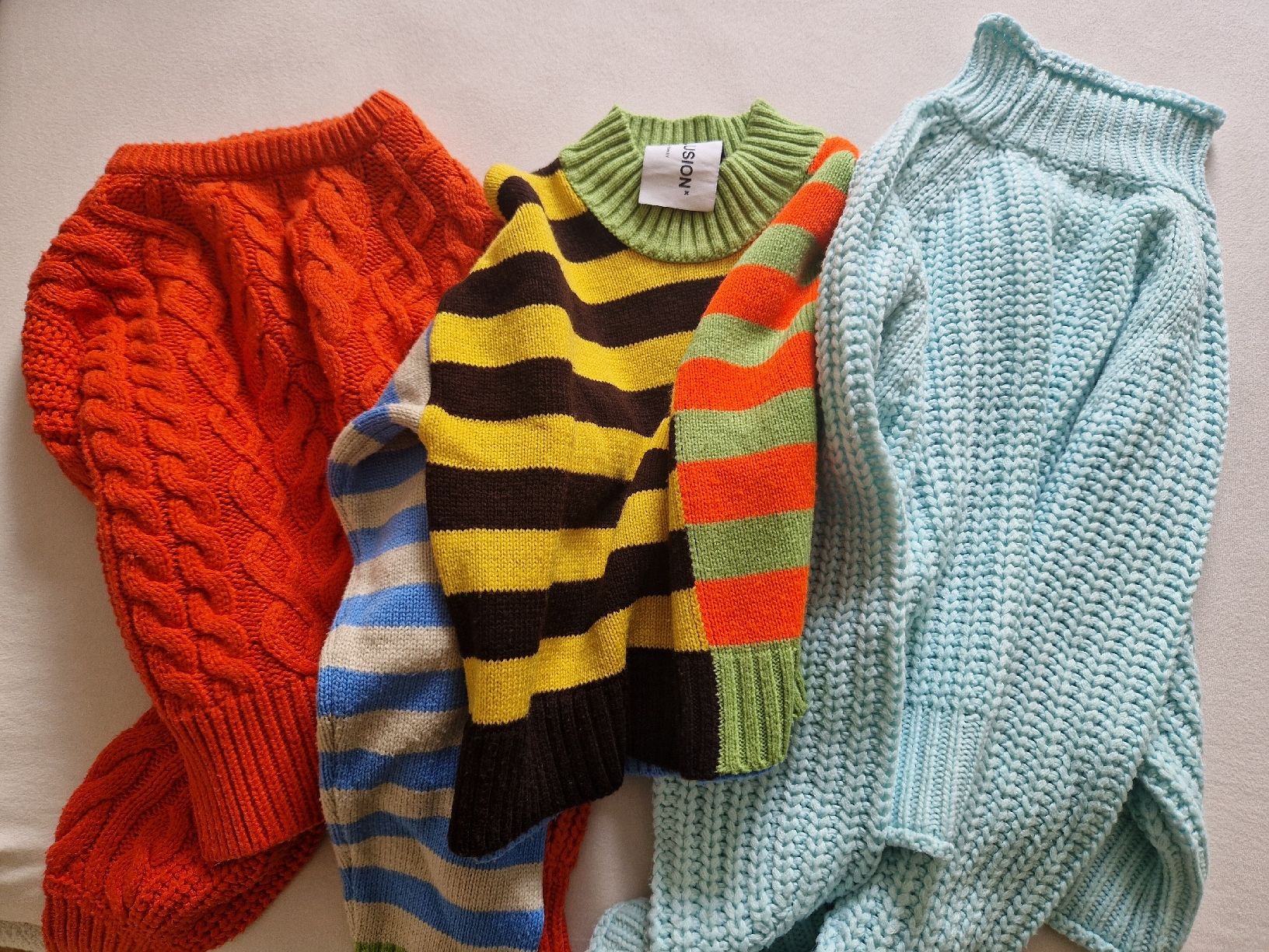 Maglioni & Felpe: 3 Oversized Cropped Sweaters XS – Usato da Zürich venduto da zvr_8cw6