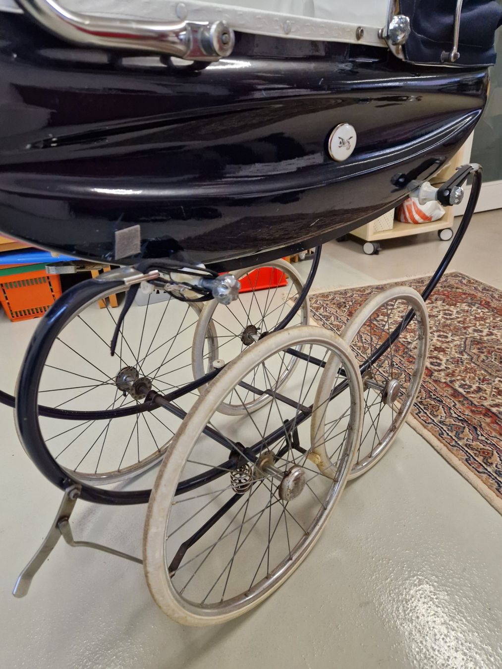 Carrozzine: Kinderwagen Antik – Usato da Lostorf venduto da reitiflue 4