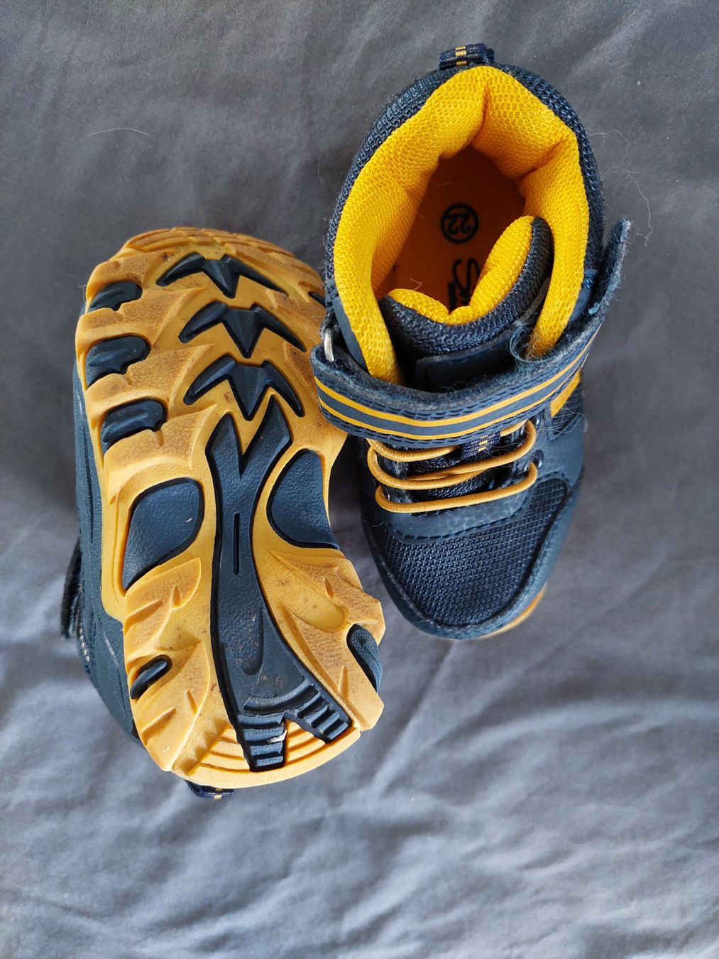 Scarpe per ragazzi: SMILE TURNSCHUH GR. 22 – Usato da Münchenstein venduto da Strupfi 2
