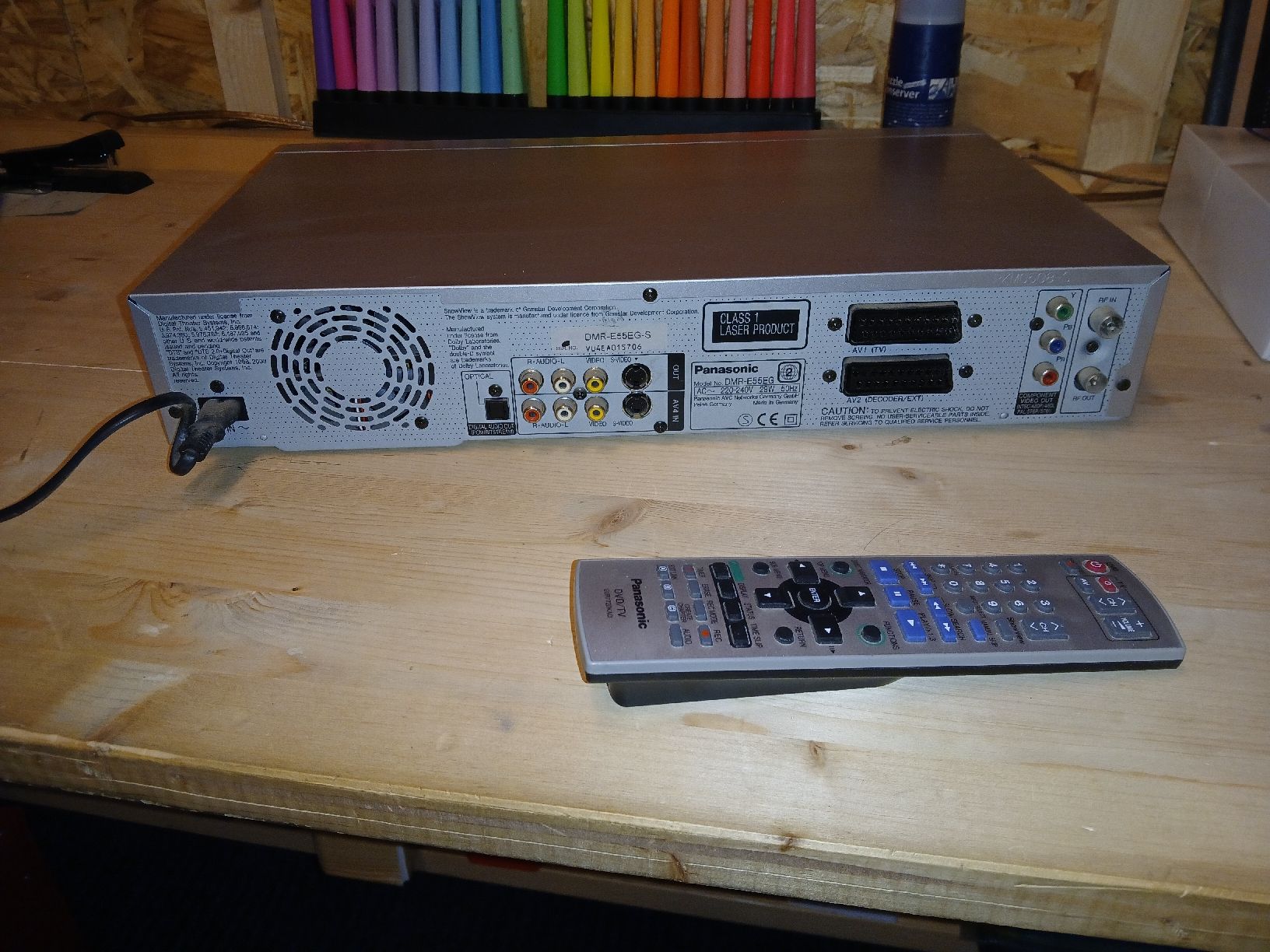 Panasonic Registratori: Enregistreur DVD Panasonic DMR-E55 avec télécommande – Usato da La Chaux-de-Fonds venduto da miami-vice1985 2