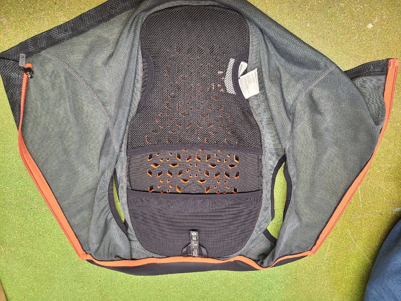 Scott Altro abbigliamento per bambino: Rückenpanzer Scott Grösse S – Nuovo (secondo la descrizione) da Asp venduto da vit01 2