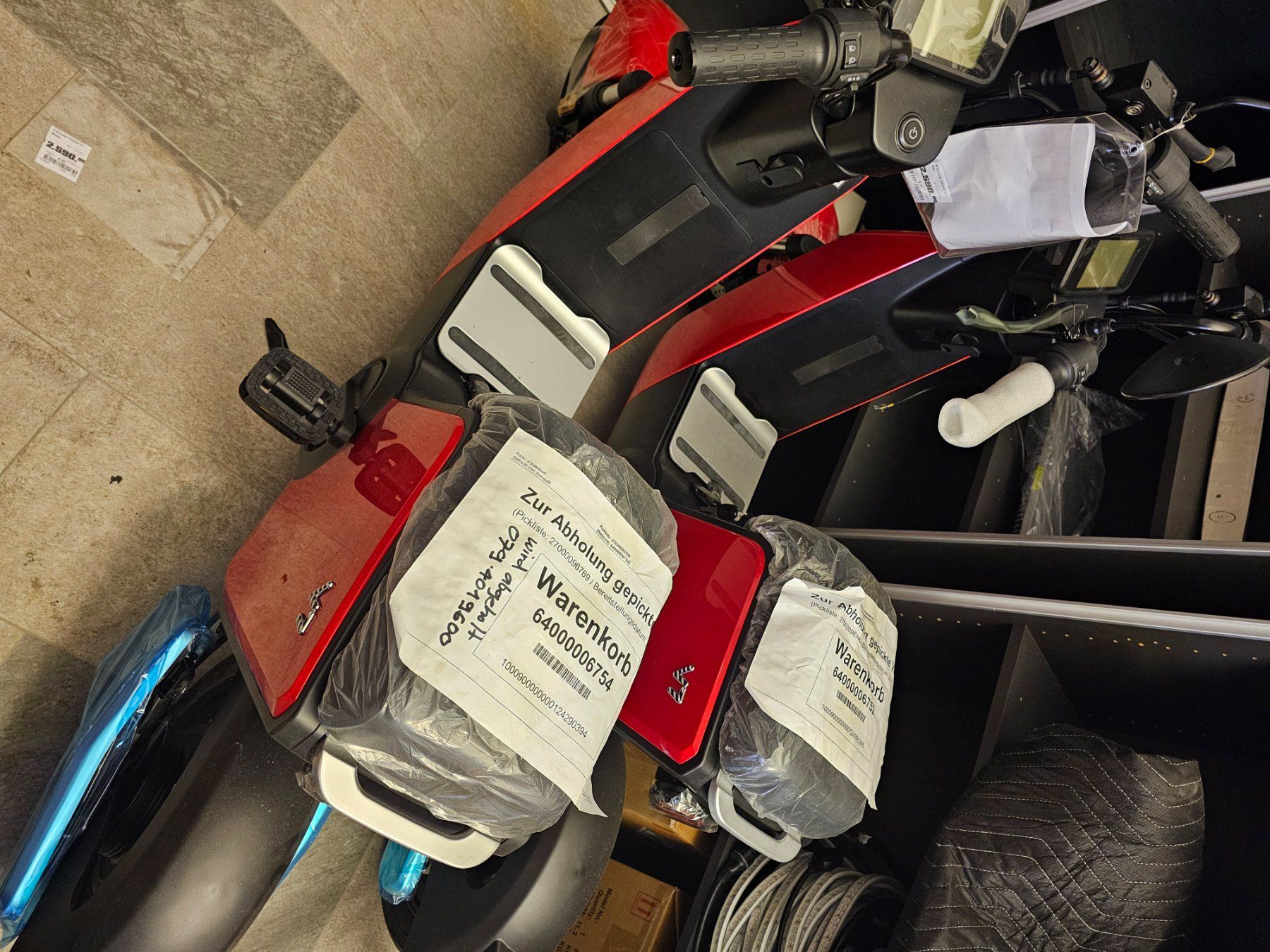 Voiturettes électriques: YADEA Aktion E Scooter ganz neu – Neuf (Voir description) à Zürich par adi0111 1