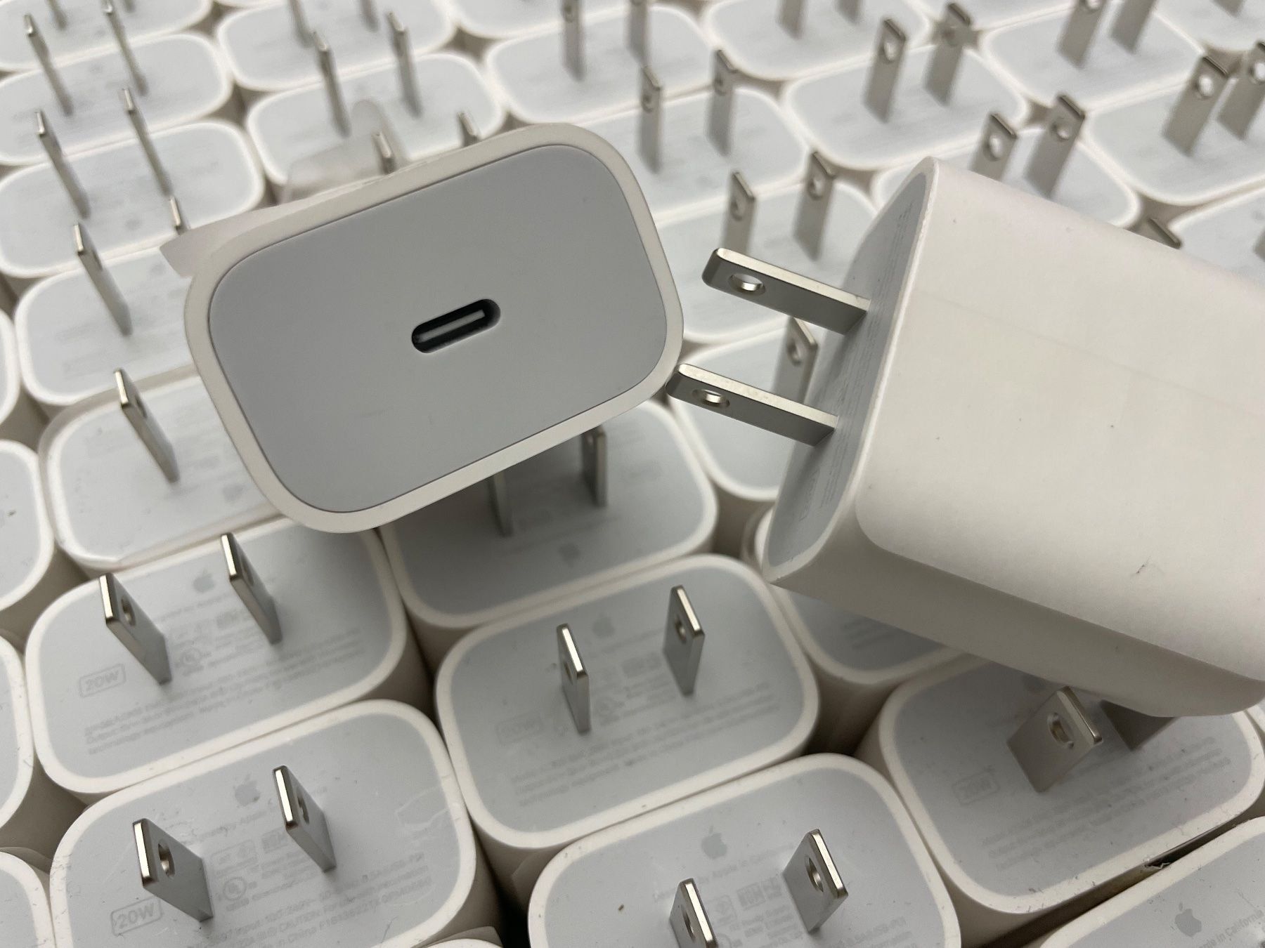 Apple Unità & Adattatore: 150x Apple Original Adapter 20W – Nuovo (secondo la descrizione) da Neerach venduto da mur_k7p8