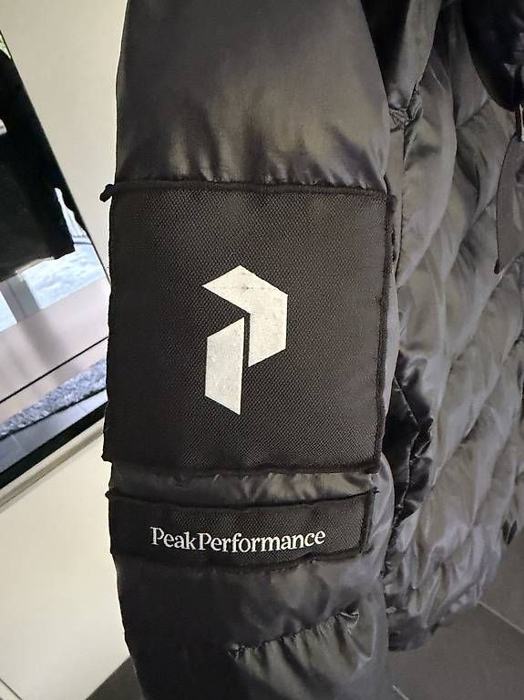 Jacken: Peak Performance Tomic Daunenjacke, Gr. S – Gebraucht aus Schaffhausen von mat_gw88 3