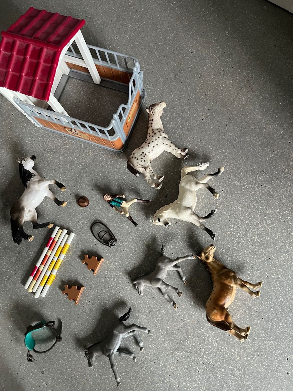 Schleich Giocattoli: Schleich Pferdestall – Usato da Bern venduto da Werahiko 2