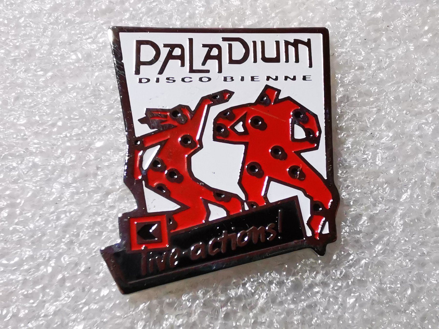 Placchette & Badge: Ansteckpin 138: Paladium – Usato da Oppligen venduto da Pin-Fall-Shop