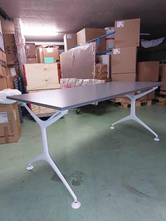 Scrivanie: Bürotisch Alias – Usato da Adliswil venduto da arm_8sjl