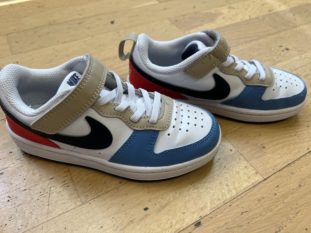 Nike Scarpe per ragazzi: NIKE Sneaker, Grösse 28 – Usato da Wangen b. Olten venduto da Molinker 2