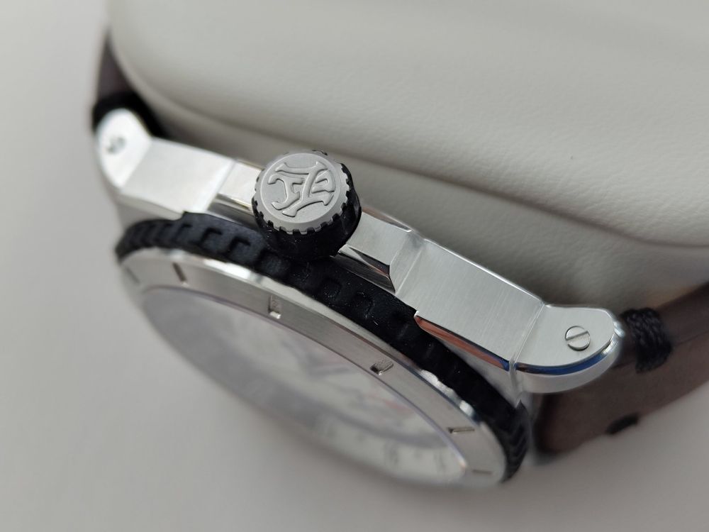 Fabrikneue Armand Nicolet S05 3 GMT Datum Automatik Kaufen auf