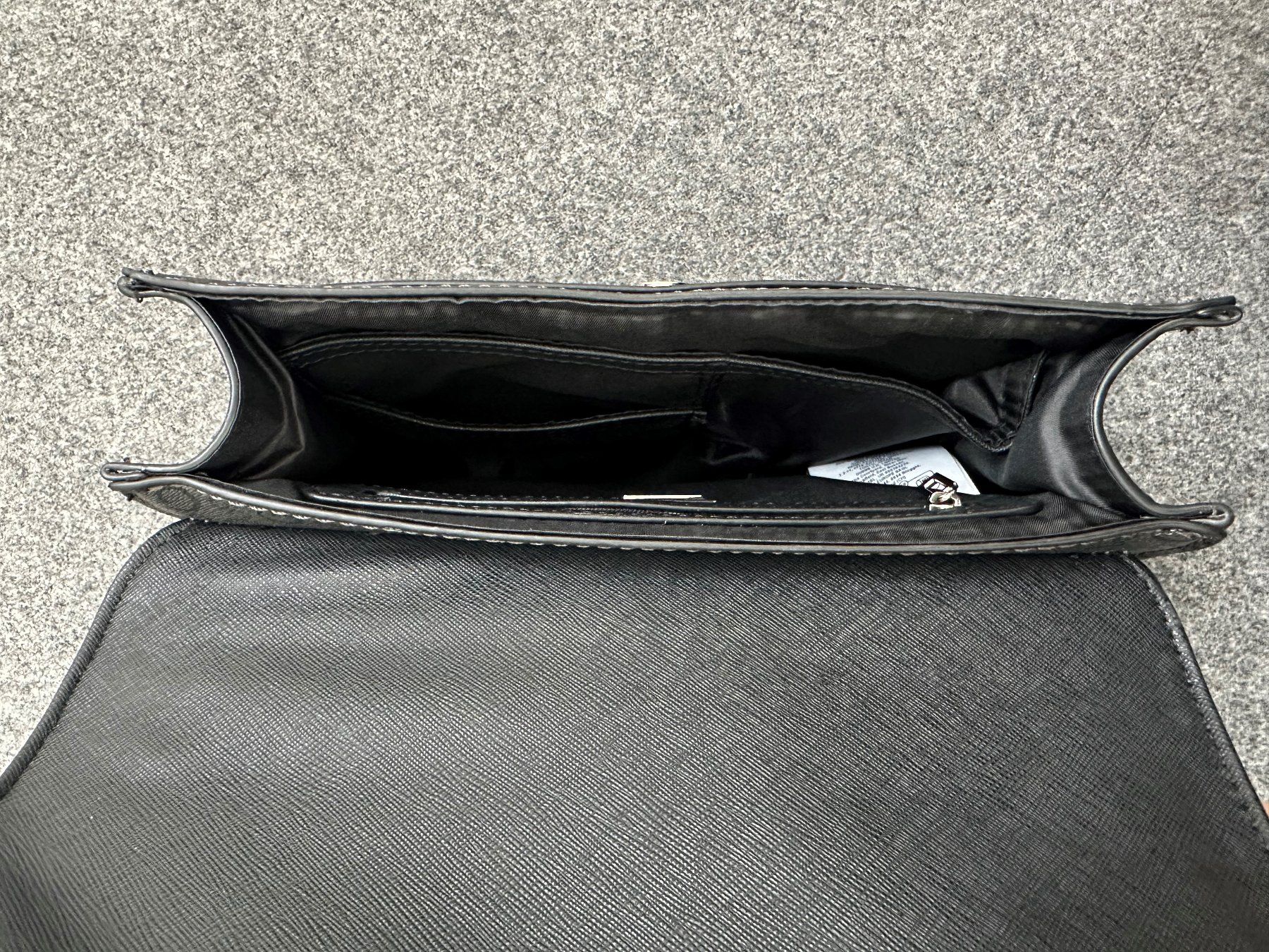 Borse: neue Guess Handtasche – Nuovo (secondo la descrizione) da Rothrist venduto da California_14 2
