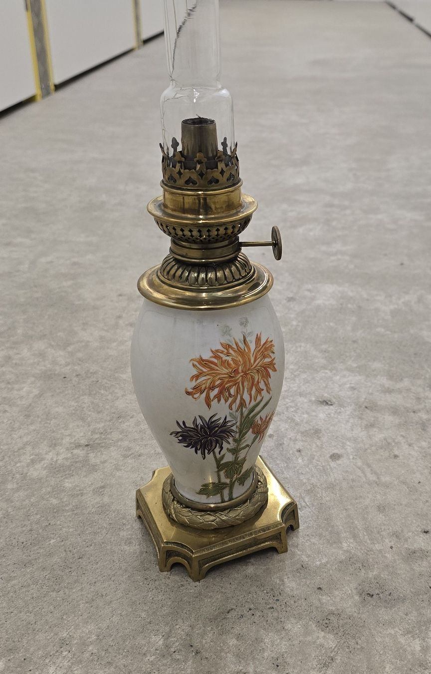 Lampade: Ancienne lampe à pétrole – Usato da Clarens venduto da lucdubois