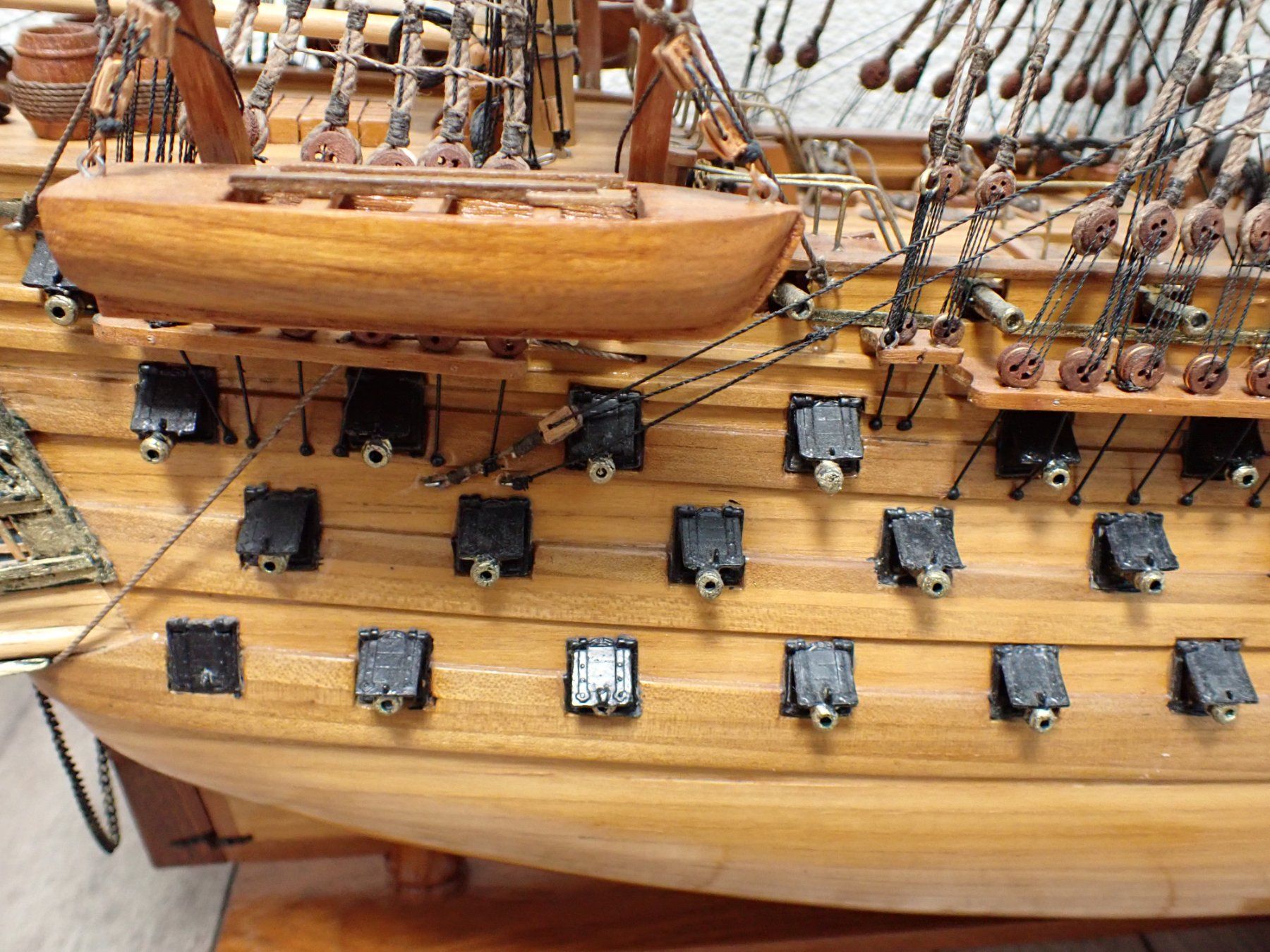 Kit di modellismo & Modellini statici: Einmaliges Angebot! Schiffsmodell H.M.S. Victory – Usato da Zürich venduto da ikaufen 2