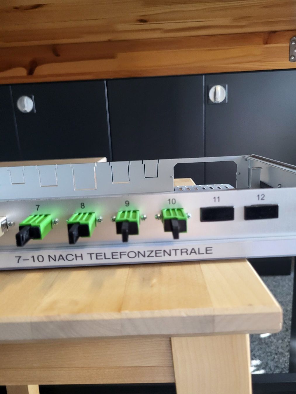 Racks & Supports: COM Glasfaser Patch Rack 19" – D'occasion à Rümlang par Greenliff 2