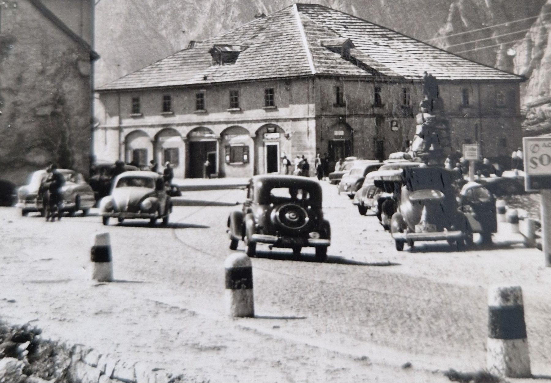 Cartoline postali: Passo San Gotthardo, VW Oldtimer, Soc. Graphique, Neuchâtel – Usato da Ebikon venduto da Donar50 2