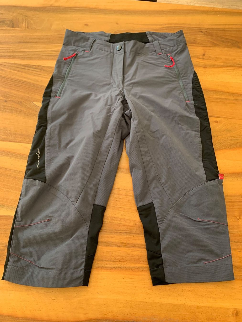 Hosen: NEUE Nomadic Couture Wanderhose 3/4tel Gr. XS – Neu (gemäss Beschreibung) aus Meiringen von luanik