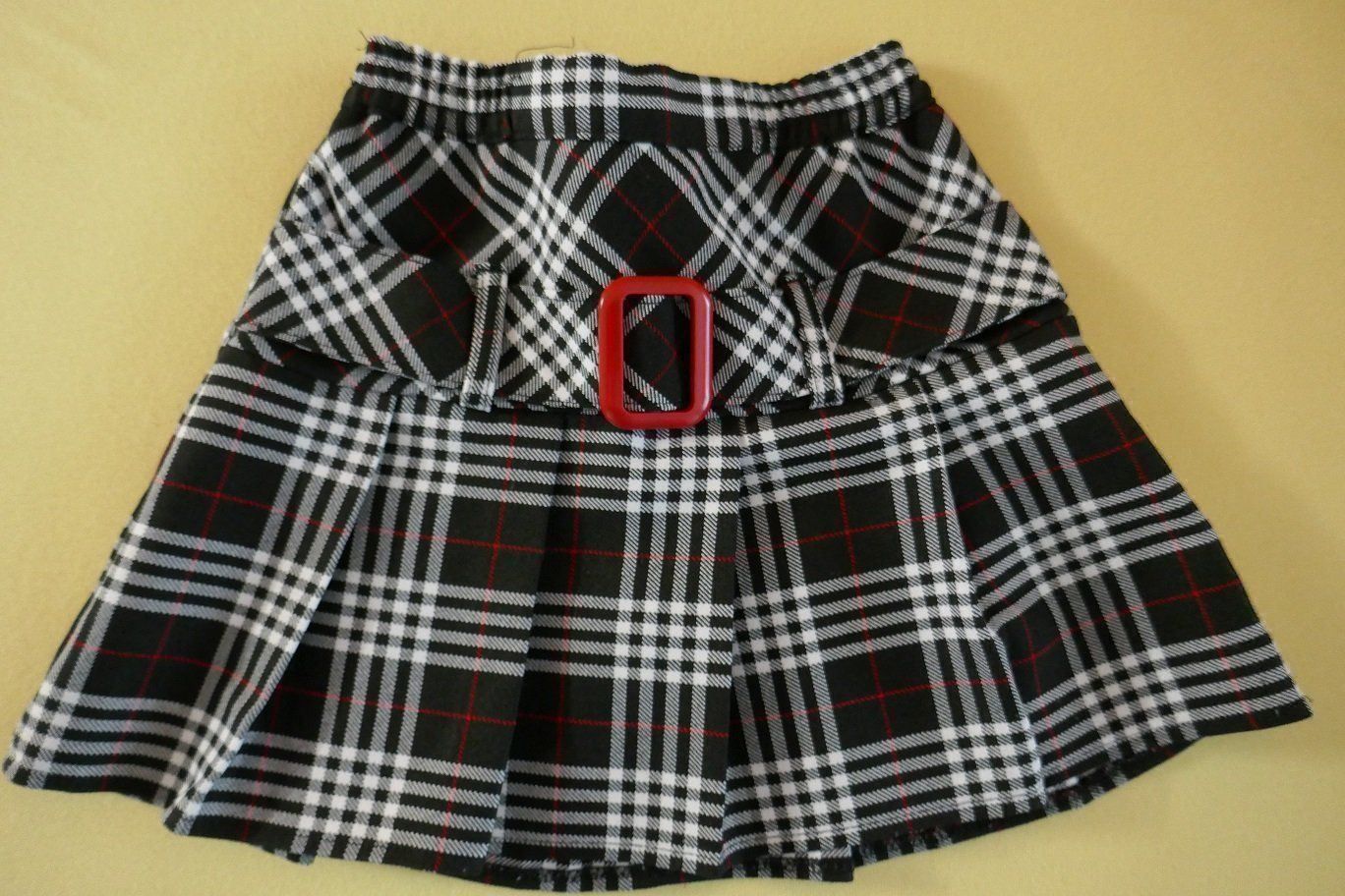 Lotti & Set di vestiti: Neuwertig: Elegantes Ensemble, Gr. 104 – Nuovo (secondo la descrizione) da Horgen venduto da Feli39 2