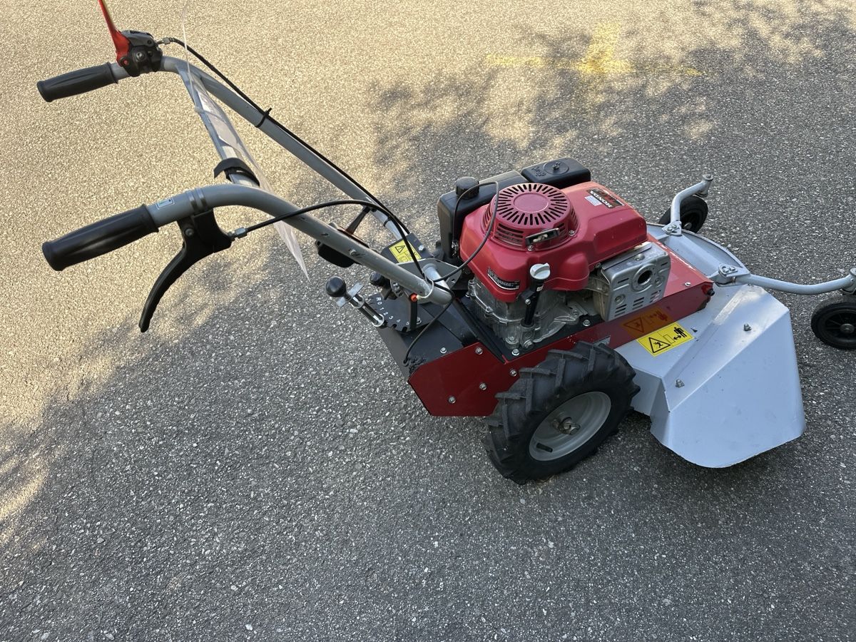 Honda Tondeuses à gazon: Honda 11 PS  top zustand – D'occasion à Grossdietwil par kawasaki-kfx 4