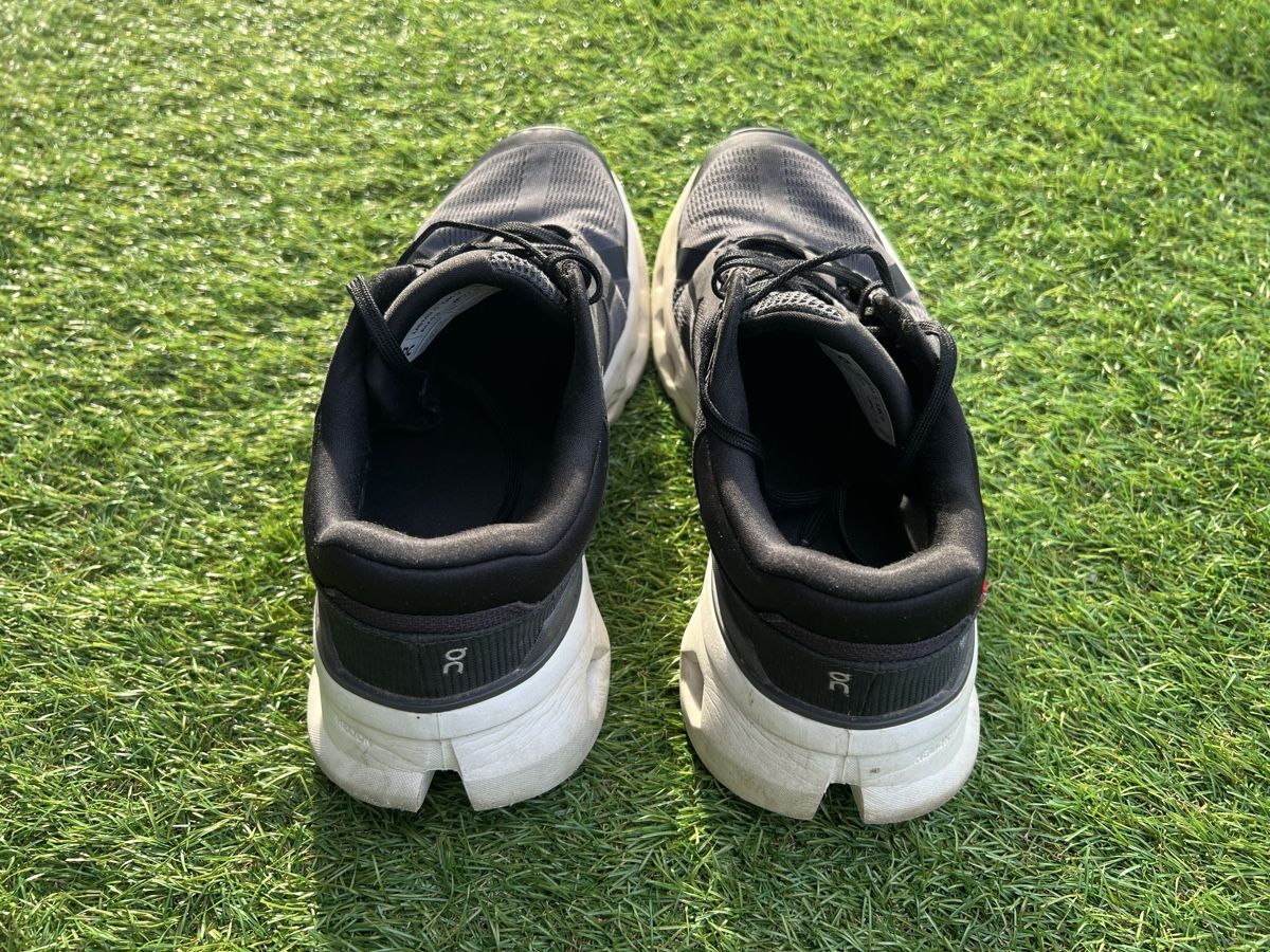 On Chaussures hommes: ON Running Laufschuhe Grösse 43 gebraucht – D'occasion à Riggisberg par Dive0 2