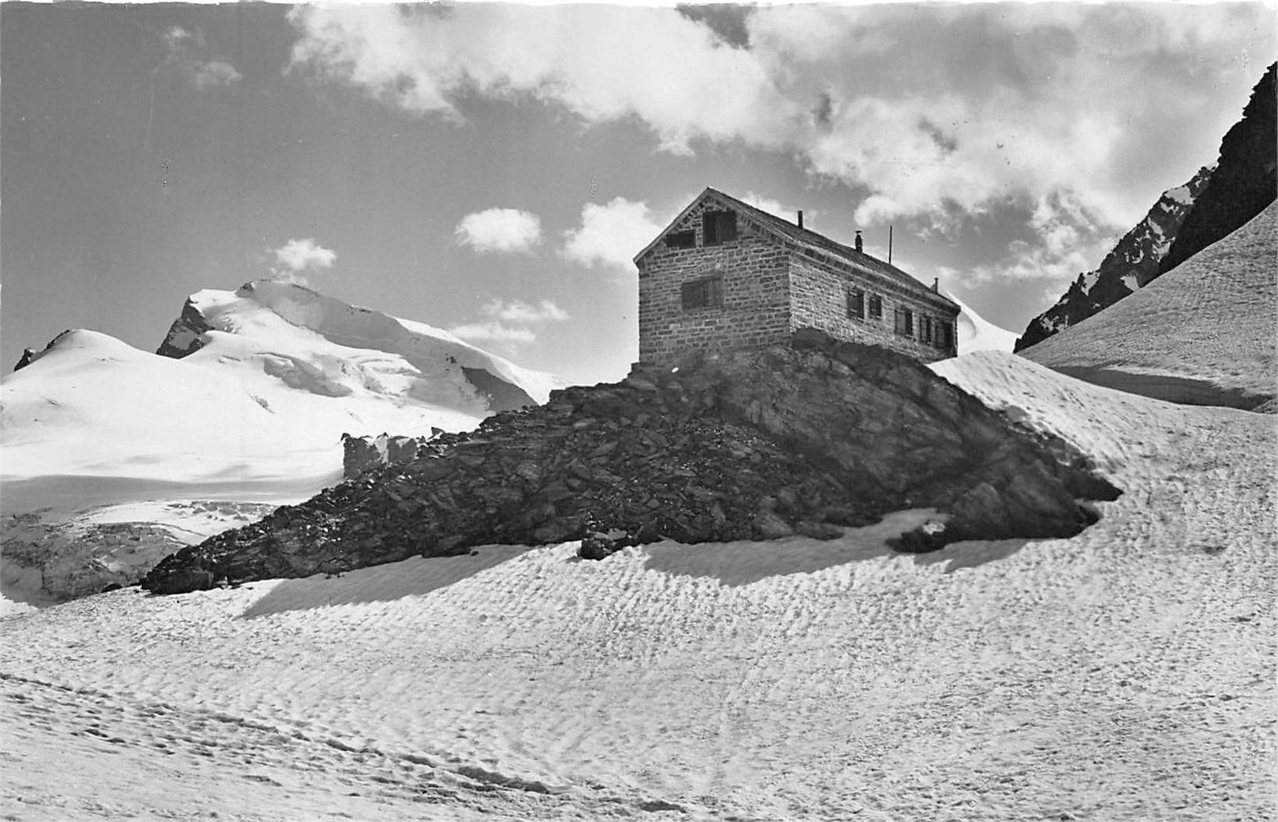 Cartoline postali: Saas-Fee, Britannia-Hütte, E. Gyger – Usato da Ottikon b.Kemptth. venduto da Neptun1974