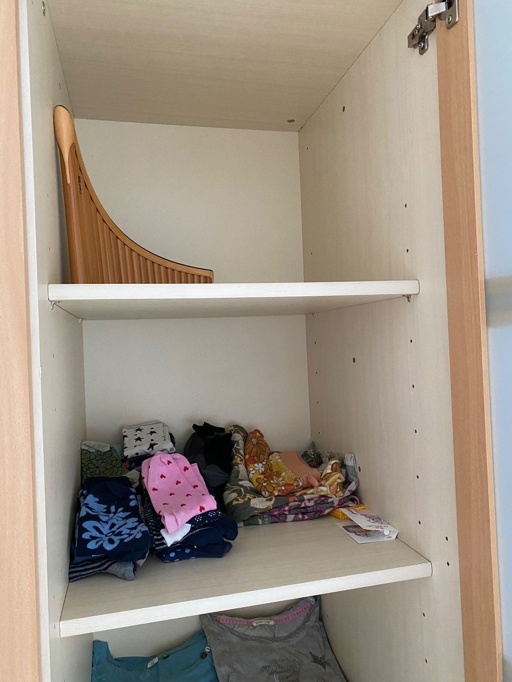 Armoires: Kleiderschrank – D'occasion à Davos Platz par che_qzn8 4