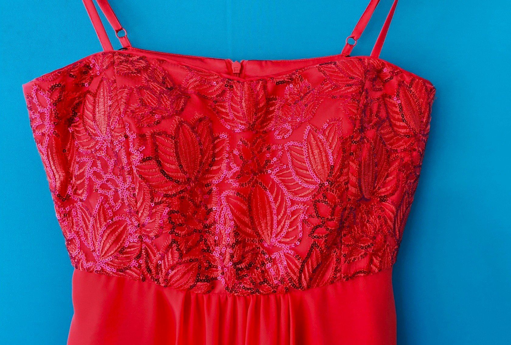 Costumi: Damenkleid Rot Grösse 36 – Usato da Saland venduto da V-Tour 1
