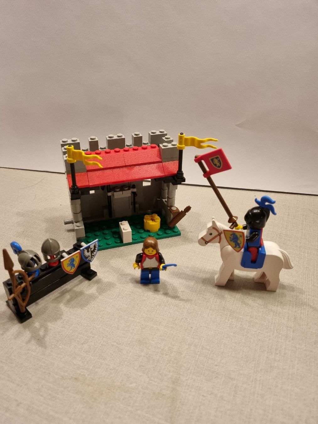 Lego Giocattoli: Lego 6041 Armor Shop – Usato da Büren an der Aare venduto da dra_8wxf