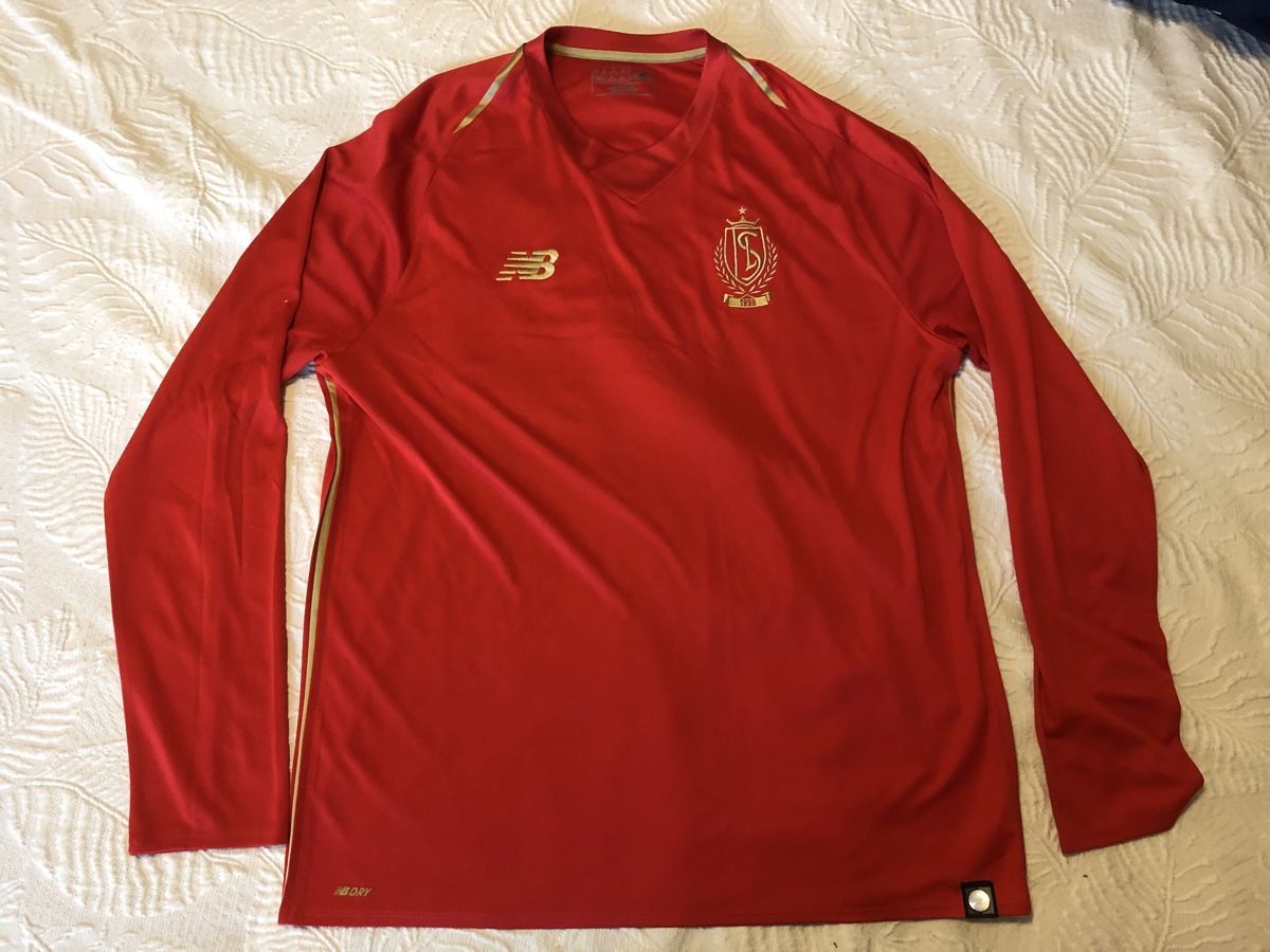 New Balance Scarpe, pantaloni & magliette da ginnastica: Standard Liège maillot  – Usato da Le Grand-Saconnex venduto da focamix