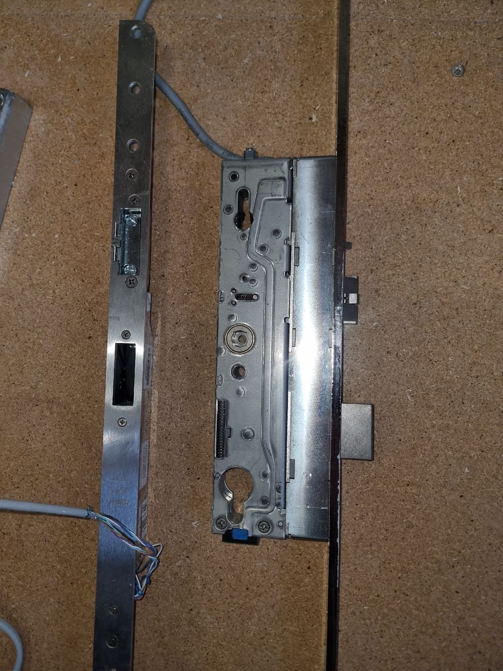 Assa Abloy Lucchetti: Elektro-Sicherheitsschloss MF AssaAbloy – Usato da Haldi b.Schattdorf venduto da Franz7134 1