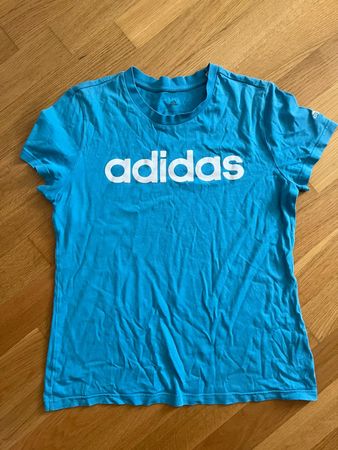 T-shirts Adidas 