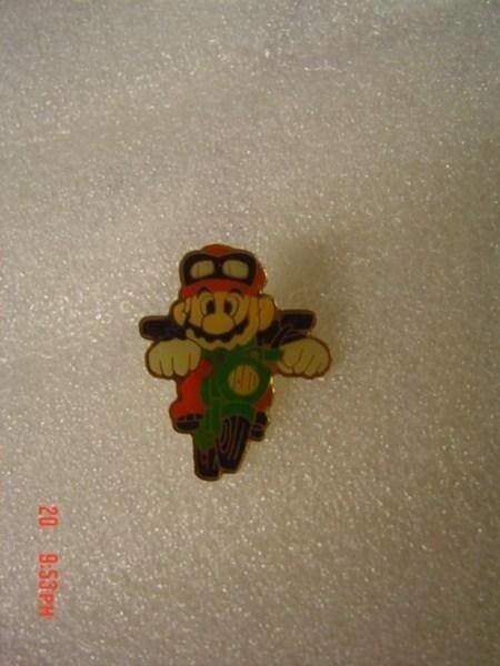 Broschen & Nadeln: PINS Mario Motorcycle -  Nintendo – Gebraucht aus Pambio Noranco von Pol69