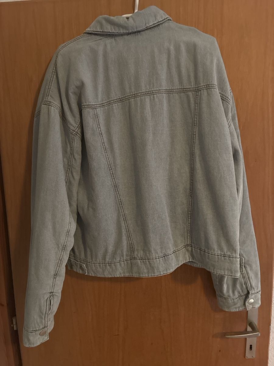 Giacche: Veste en jean doublée bleu clair  – Usato da Villars-sur-Glâne venduto da Raemy_and_Co 1