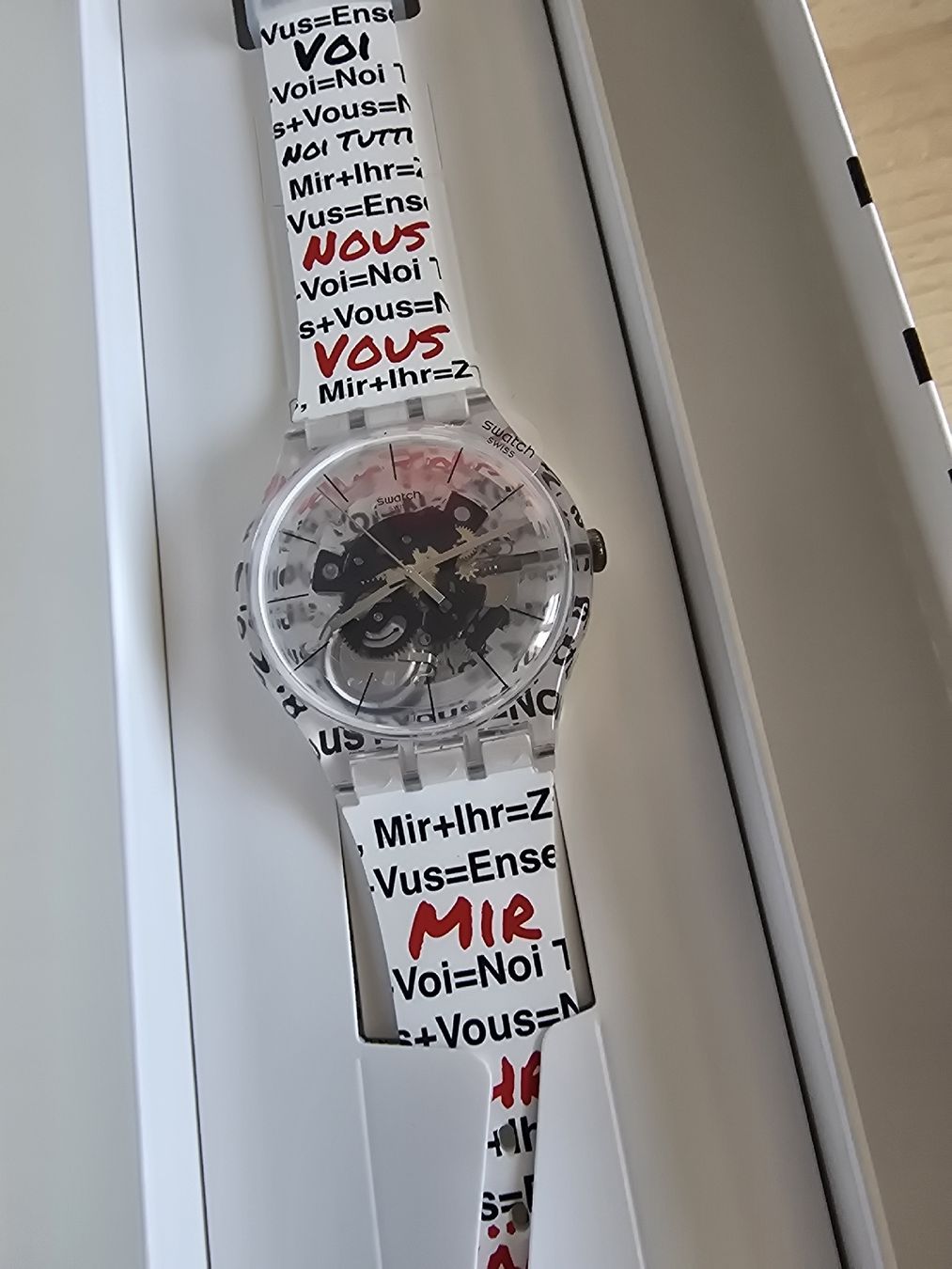 Swatch Orologi: Swatch Aktionärsuhr 2026 – Nuovo e nell'imballaggio originale da Bern venduto da aw3007 1