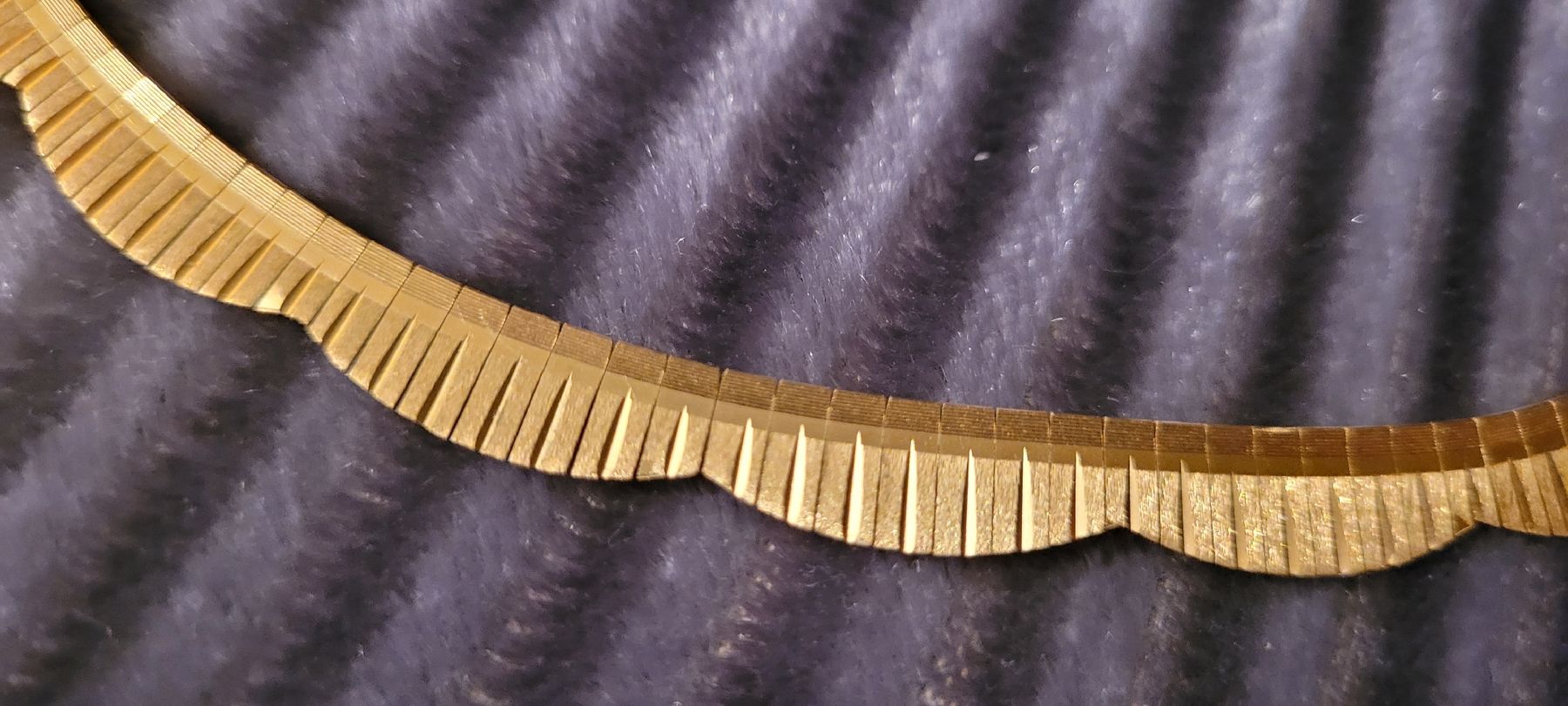 Ketten: Collier 750 Gelbgold PRECIOUS – Gebraucht aus Winterthur von Wohnhaus 8
