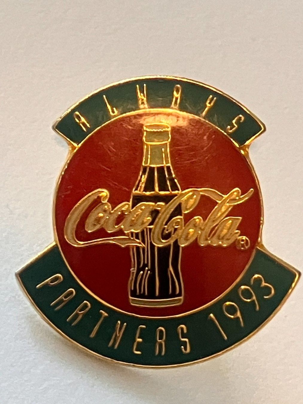 Placchette & Badge: 1 Pin Coca Cola Partners 1993 – Usato da Basel venduto da djwwpp
