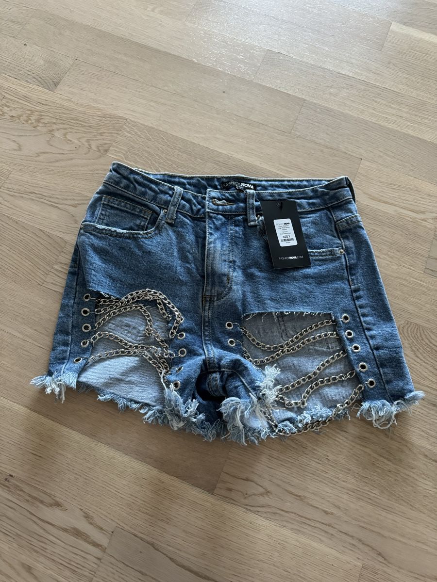 Jeans: Kurze shorts – Nuovo (secondo la descrizione) da Wetzikon ZH venduto da P__tt5