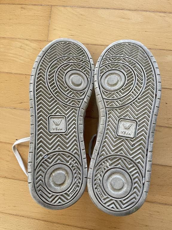 Veja Chaussures femmes: Veja Sneakers Grösse 38 – D'occasion à Winterthur par Veman 3