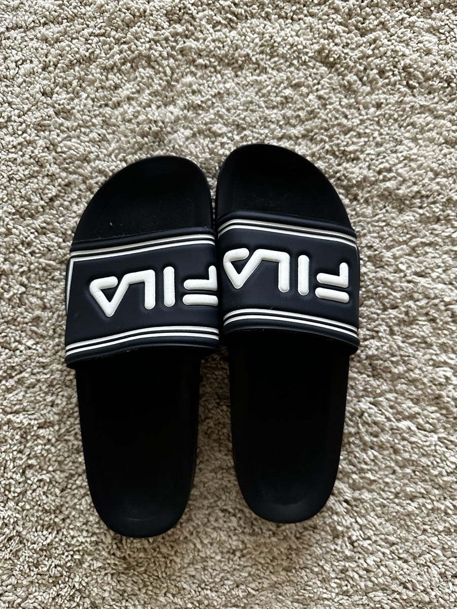 Fila Scarpe da uomo: 2 paires de claquettes – Usato da Evilard venduto da zoe.mrsg 1