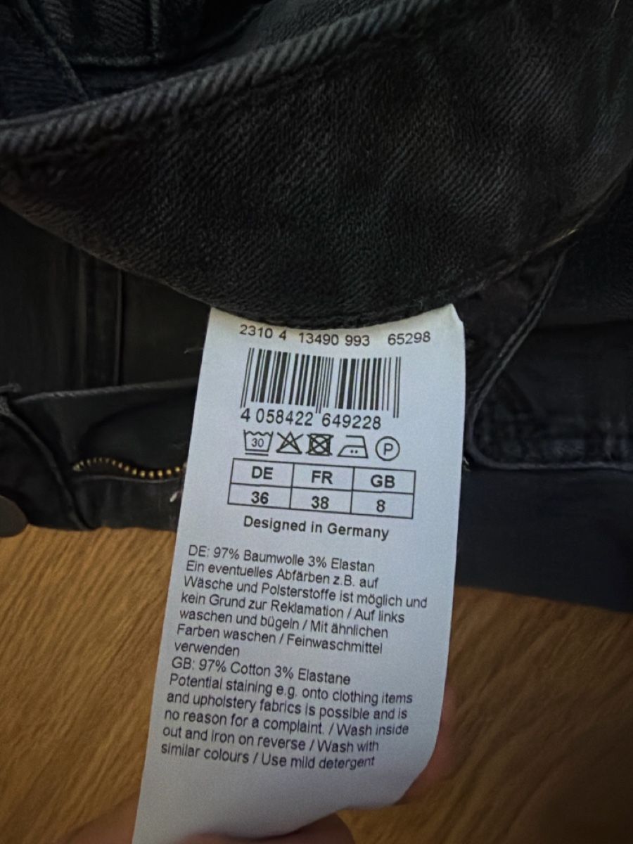 Hallhuber Jeans: Dunkle Jeans von Hallhuber Grösse 36  – Usato da Bellach venduto da jba03 1